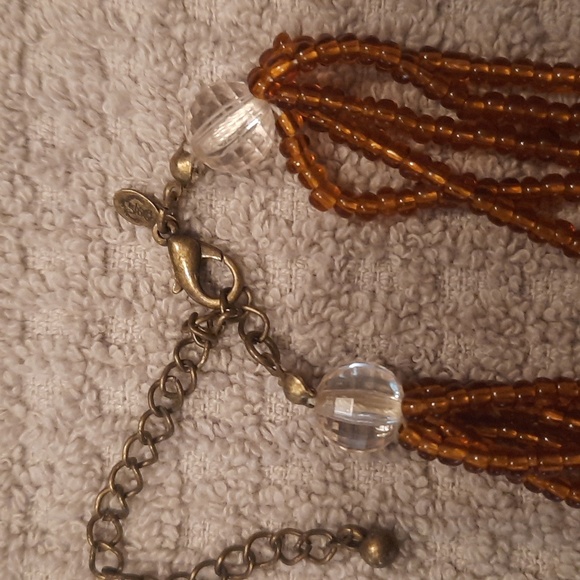 2 premier Lucite and seed beads necklaces. - Picture 3 of 4